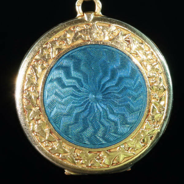 Antique jewelry with the color blue up to $2,500