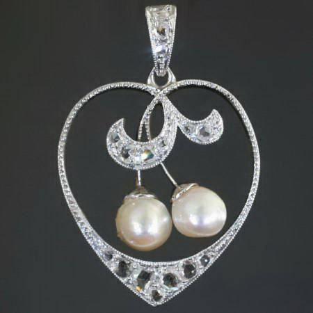 Antique jewelry with the color white up to $2,500