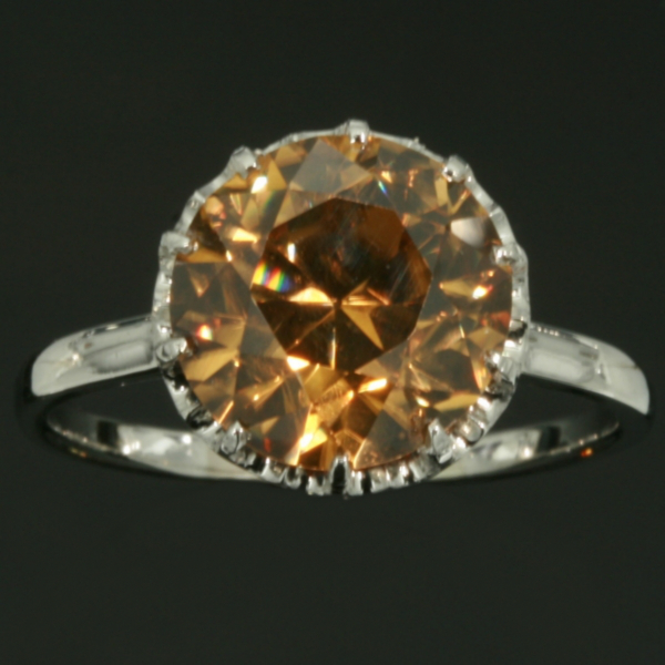 Antique jewelry with the color yellow up to $5,000