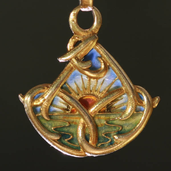 French gold Art Nouveau pendant with plique a jour enamel (emaille a fenêtre)