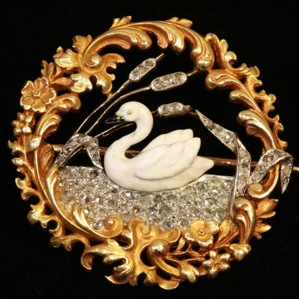 Pure elegance from France, Late Victorian, early Art Nouveau French brooch enameled swan on diamond lake from the antique jewelry collection of Adin Antique Jewelry, Antwerp, Belgium