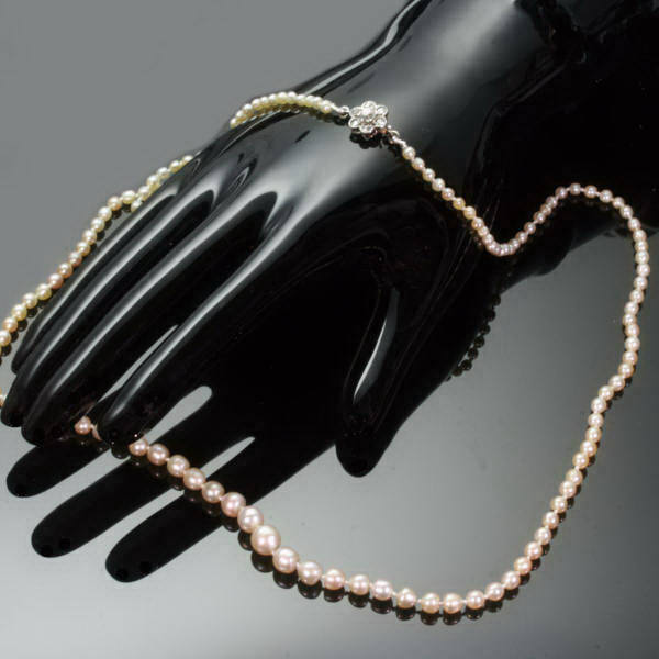 Original Belle Epoque natural orient pearl necklace with diamond closure from the antique jewelry collection of Adin Antique Jewelry, Antwerp, Belgium