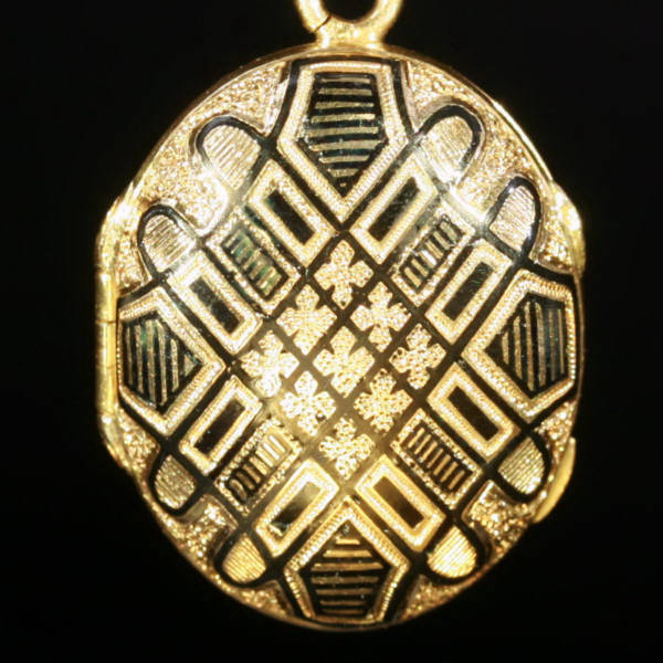 Antique Victorian pendants between $500 and $1500