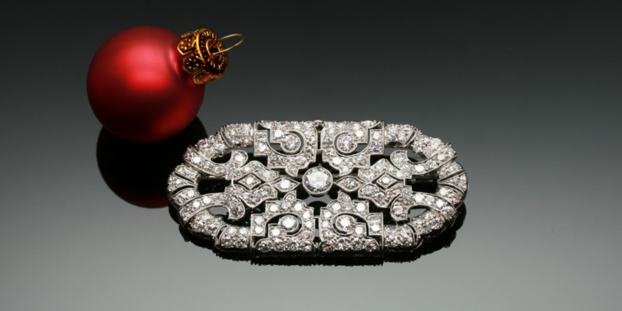 Platinum Art Deco brooch with over 9 carat diamonds from the antique jewelry collection of Adin Antique Jewelry Store, Antwerp, Belgium