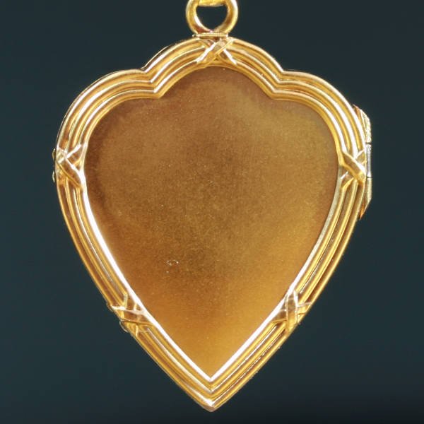Antique pendants under $1000