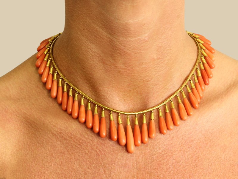 Vintage coral drops gold necklace