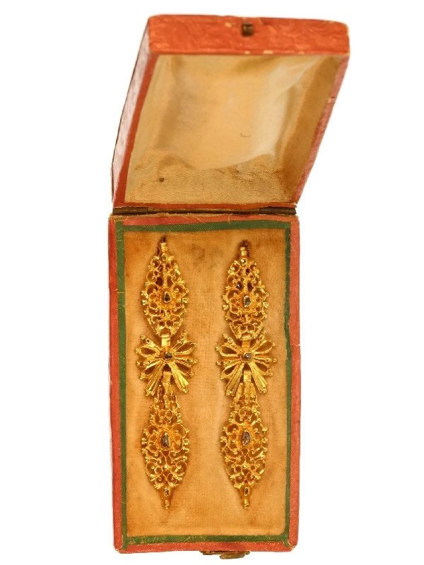 Click the picture to get to this Antique Portuguese long pendent earrings with rose cut diamonds high carat gold