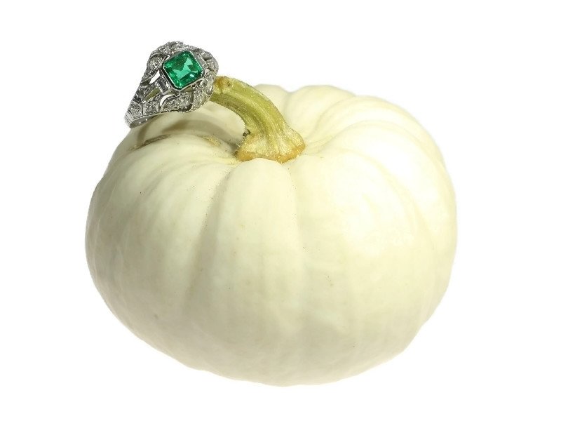 Click the picture to get to see this Platinum estate diamond engagement ring with truly magnificent Colombian emerald