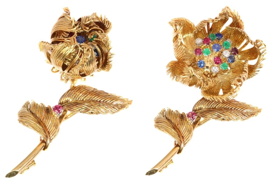 Click the picture to get to see this Cartier Vintage Fifties trembleuse brooch moveable flower that opens/closes.