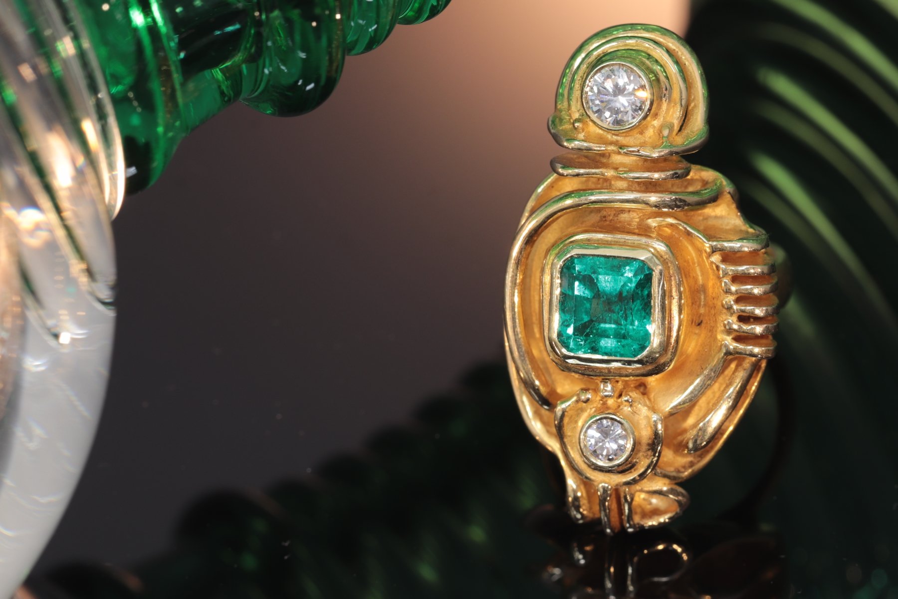 Click the picture to get to see this Artist jewellery gold ring by Demaret with diamonds and emerald.
