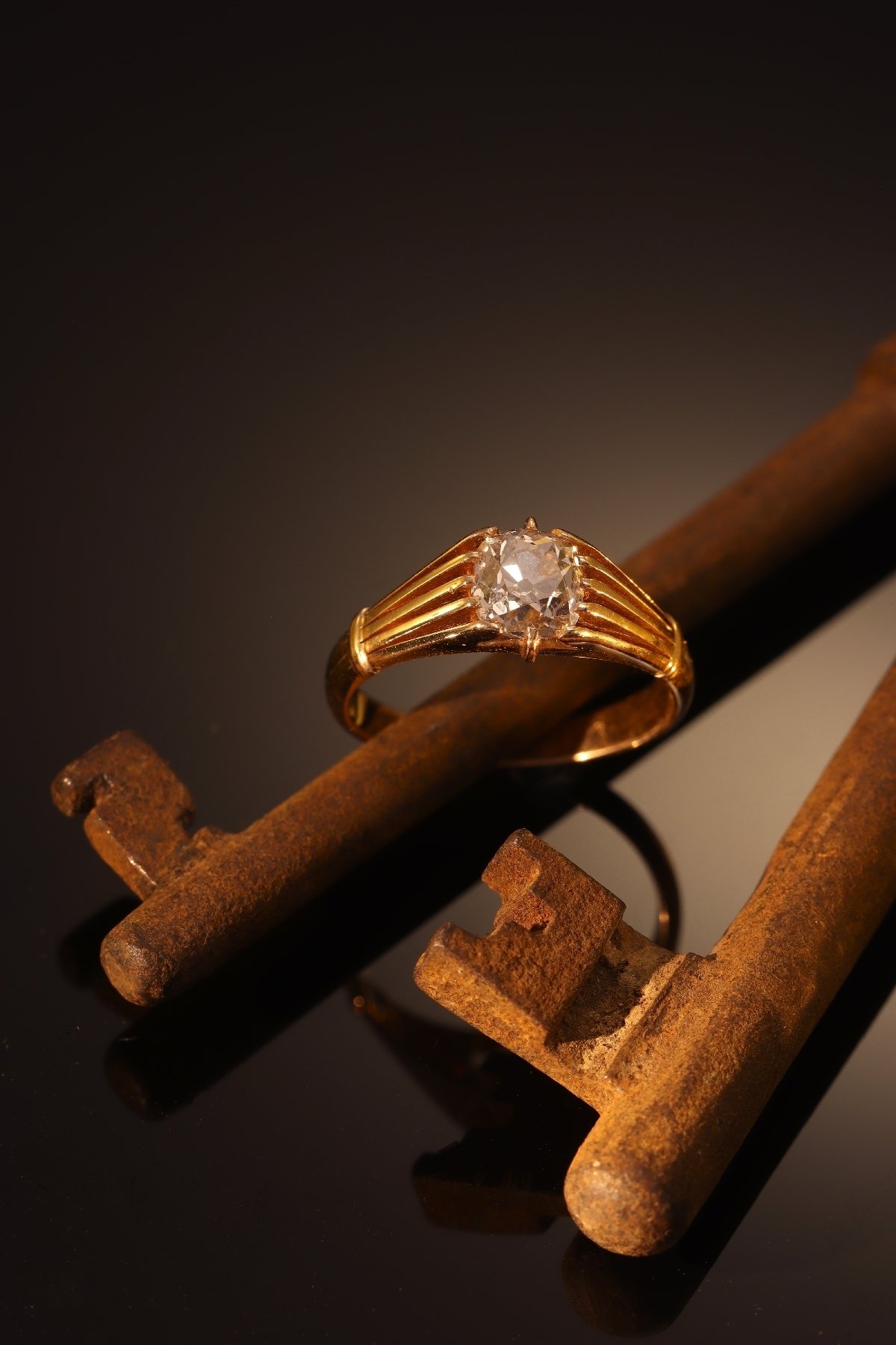 Click the picture to get to see this Victorian antique diamond ring with big cushion cut old mine cut diamond.